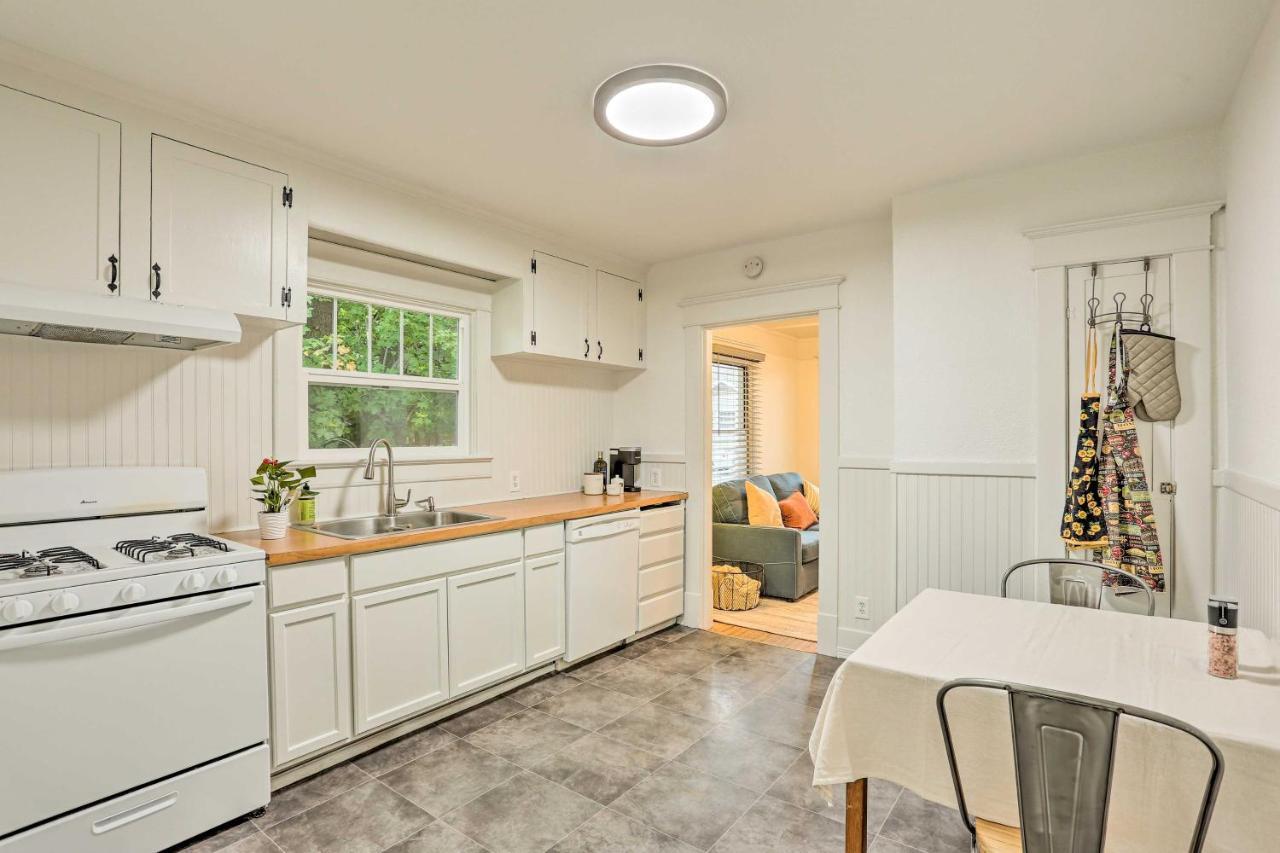 Pet-Friendly Baker City Escape With Private Yard! 외부 사진
